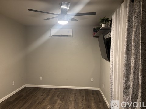 215 East Manchester Lane 2 Beds Apartment for Rent - Photo Gallery 3