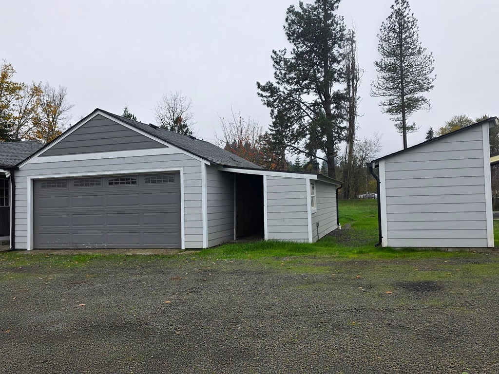 12765 CLOW CORNER RD      (1155) 4 Beds House for Rent - Photo Gallery 16