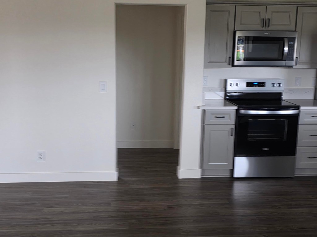 12765 CLOW CORNER RD      (1155) 4 Beds House for Rent - Photo Gallery 2