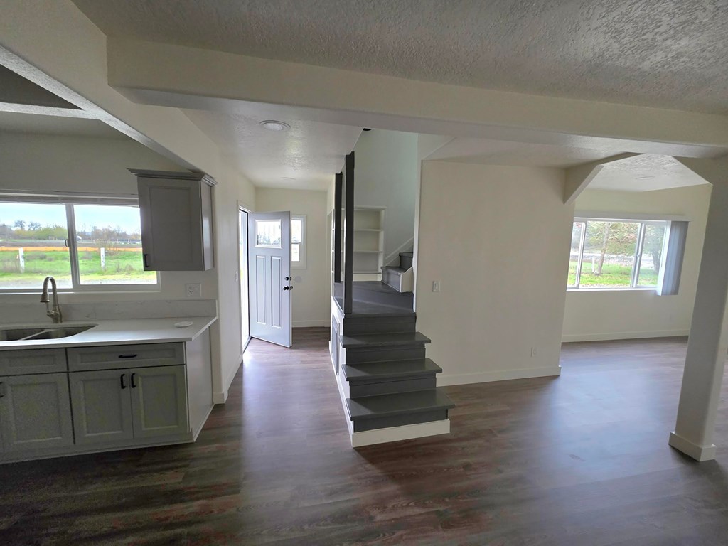 12765 CLOW CORNER RD      (1155) 4 Beds House for Rent - Photo Gallery 9