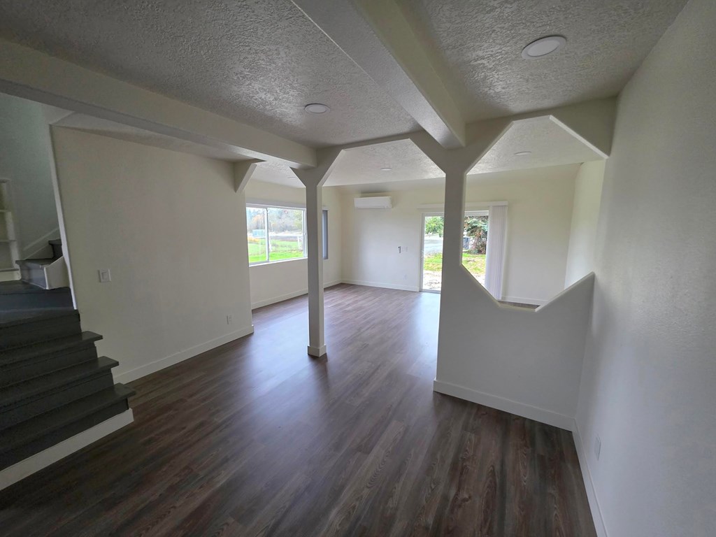 12765 CLOW CORNER RD      (1155) 4 Beds House for Rent - Photo Gallery 8