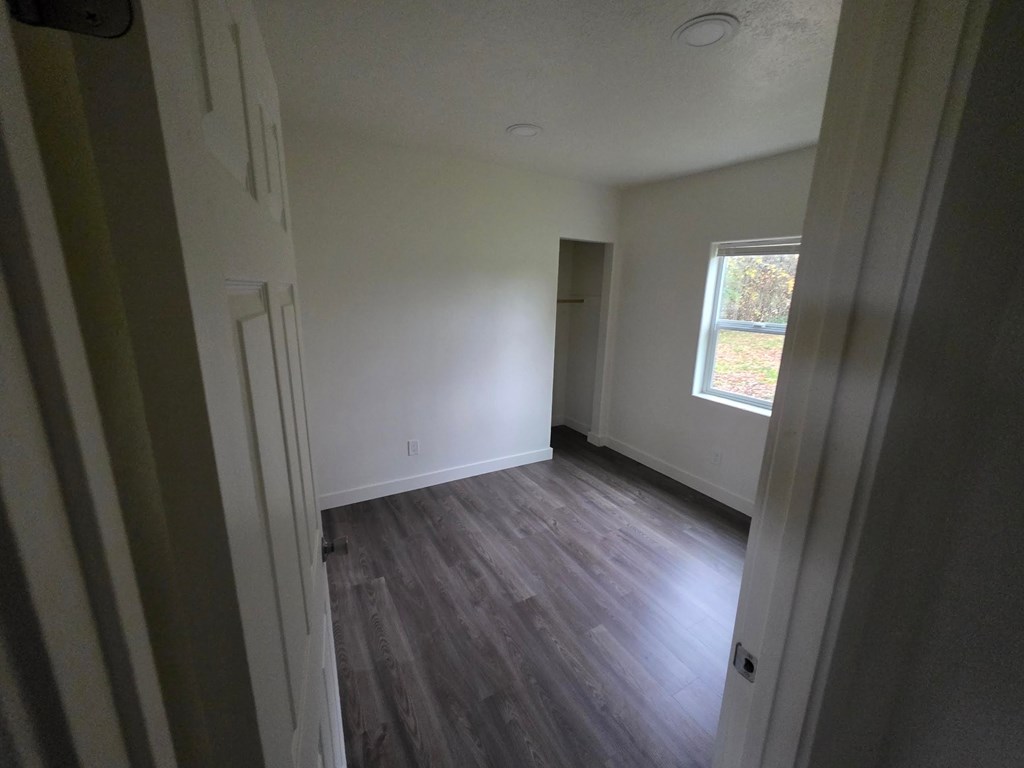 12765 CLOW CORNER RD      (1155) 4 Beds House for Rent - Photo Gallery 5