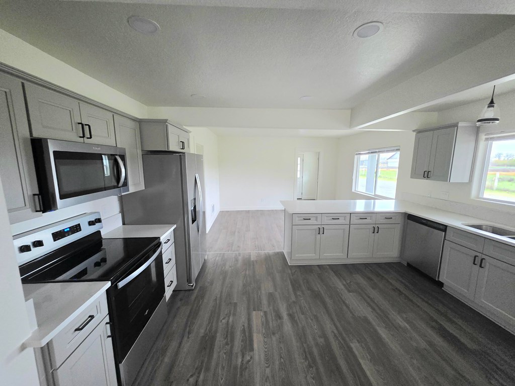 12765 CLOW CORNER RD      (1155) 4 Beds House for Rent - Photo Gallery 11