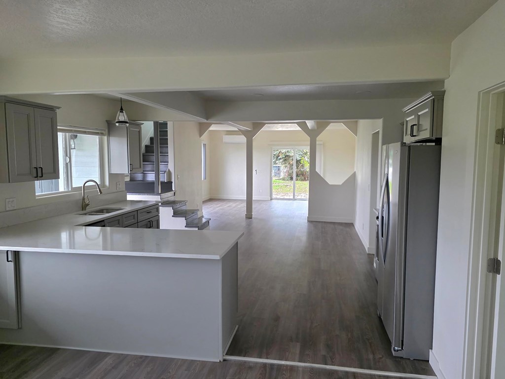 12765 CLOW CORNER RD      (1155) 4 Beds House for Rent - Photo Gallery 4