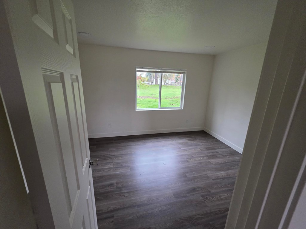 12765 CLOW CORNER RD      (1155) 4 Beds House for Rent - Photo Gallery 14