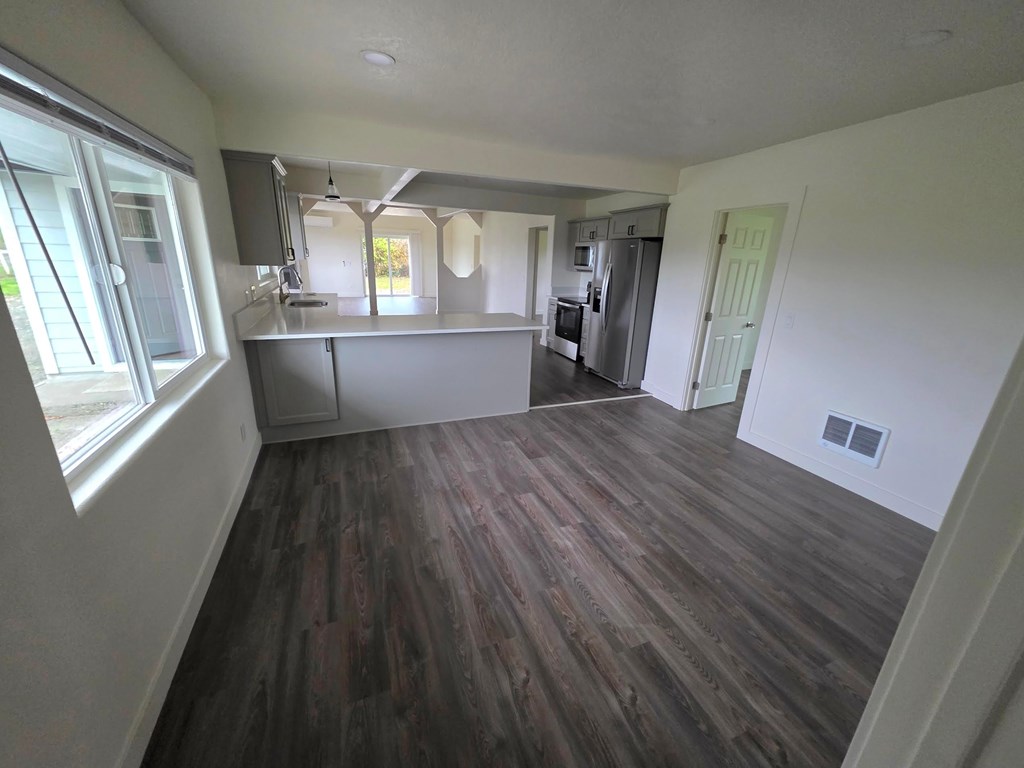 12765 CLOW CORNER RD      (1155) 4 Beds House for Rent - Photo Gallery 13