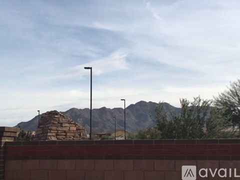 2465 E Flintlock Dr 4 Beds Single Family Home for Rent - Photo Gallery 13