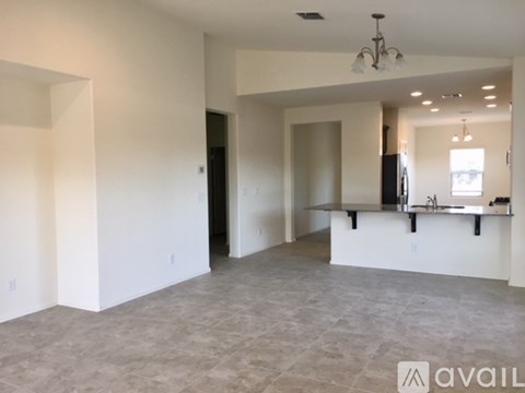 2465 E Flintlock Dr 4 Beds Single Family Home for Rent - Photo Gallery 5