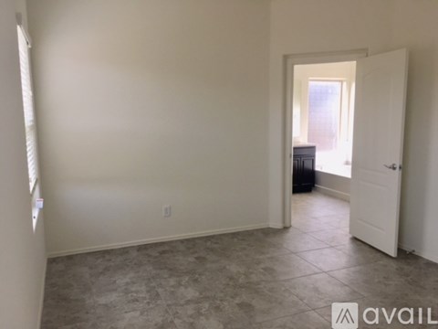 2465 E Flintlock Dr 4 Beds Single Family Home for Rent - Photo Gallery 7