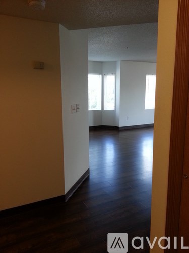 943 South Gilbert Street 2 Beds Apartment for Rent - Photo Gallery 3