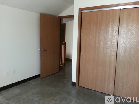 943 South Gilbert Street 3 Beds Apartment for Rent - Photo Gallery 4
