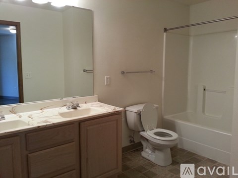 943 South Gilbert Street 3 Beds Apartment for Rent - Photo Gallery 5
