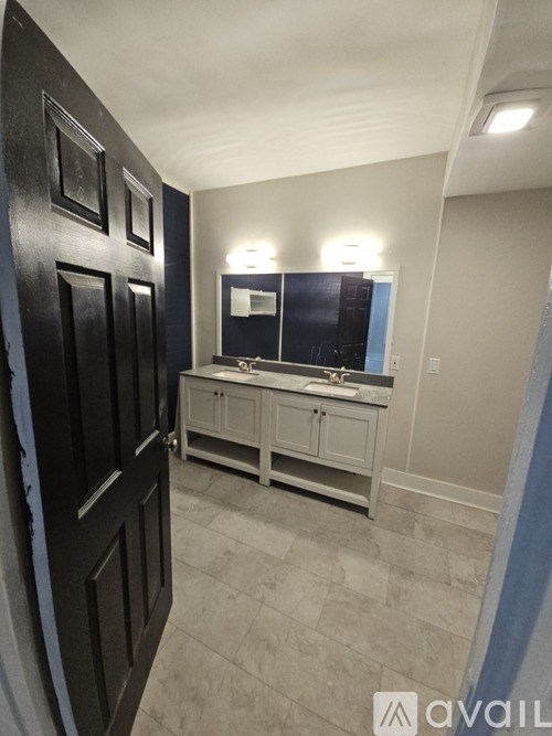 130.5 4th Ave 2 Beds Apartment for Rent - Photo Gallery 4