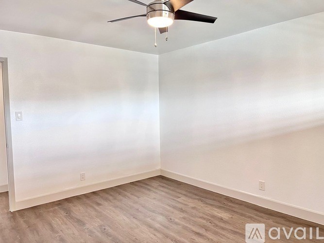 4320 N 27th St 1 Bed Apartment for Rent - Photo Gallery 18