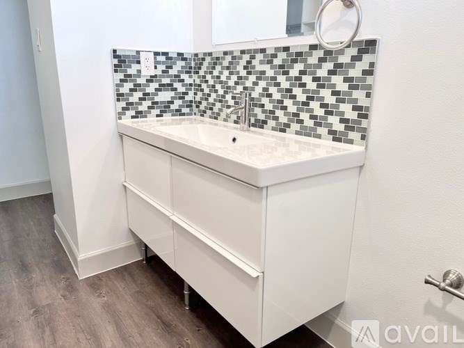 4320 N 27th St 1 Bed Apartment for Rent - Photo Gallery 22