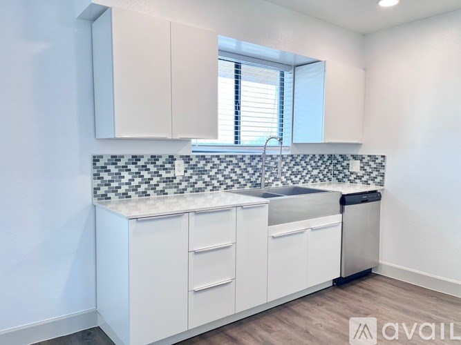 4320 N 27th St 1 Bed Apartment for Rent - Photo Gallery 7