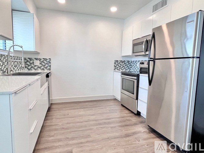 4320 N 27th St 1 Bed Apartment for Rent - Photo Gallery 9