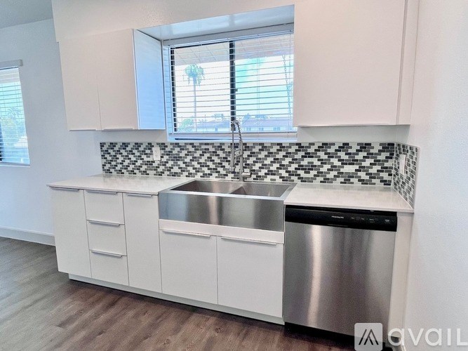 4320 N 27th St 1 Bed Apartment for Rent - Photo Gallery 10