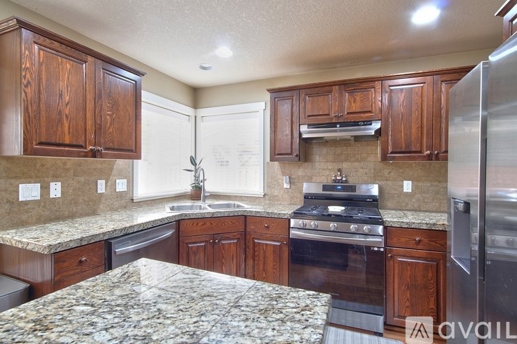 17536 Southwest Parkway Court 4 Beds Single Family Home for Rent - Photo Gallery 7