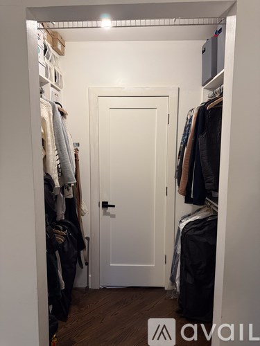 North Milwaukee Avenue 1 Bed Condo for Rent - Photo Gallery 13