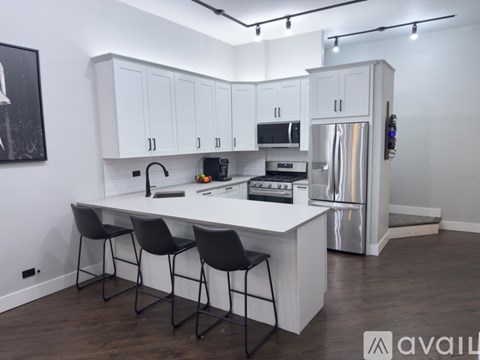 North Milwaukee Avenue 1 Bed Condo for Rent - Photo Gallery 4