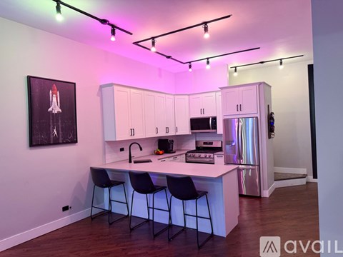 North Milwaukee Avenue 1 Bed Condo for Rent - Photo Gallery 5