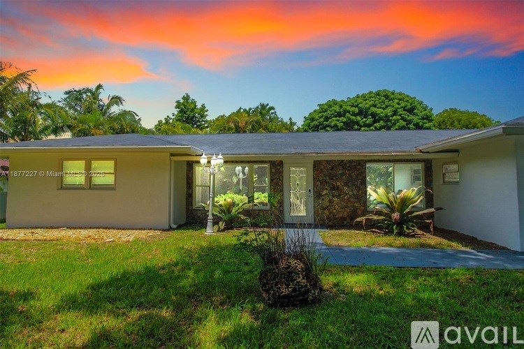 5785 SW 160th Ave 3 Beds Single Family Home for Rent - Photo Gallery 1