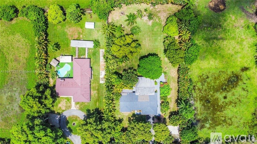 5785 SW 160th Ave 3 Beds Single Family Home for Rent - Photo Gallery 2