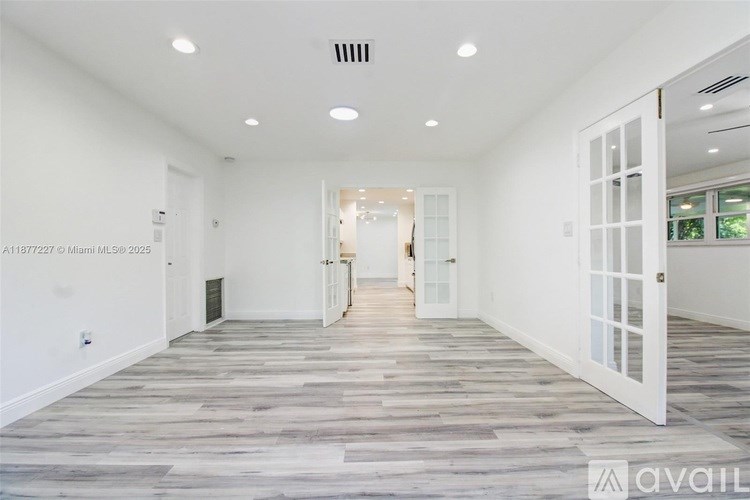 5785 SW 160th Ave 3 Beds Single Family Home for Rent - Photo Gallery 15