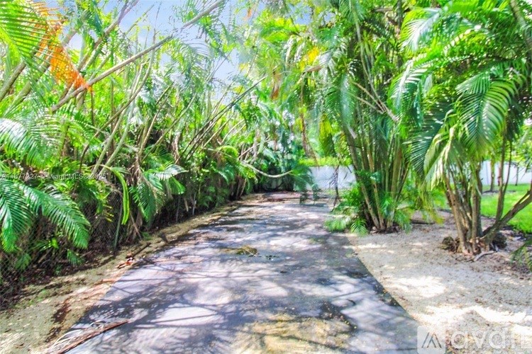 5785 SW 160th Ave 3 Beds Single Family Home for Rent - Photo Gallery 5