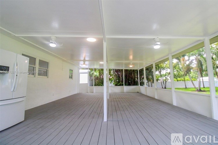 5785 SW 160th Ave 3 Beds Single Family Home for Rent - Photo Gallery 9