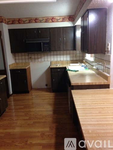 2424 Oakmere Dr 4 Beds Single Family Home for Rent - Photo Gallery 11