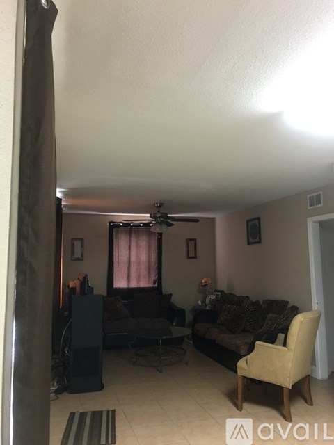 2110 Willow Street 2 Beds Apartment for Rent - Photo Gallery 7