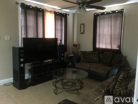 2110 Willow Street 2 Beds Apartment for Rent - Photo Gallery 8