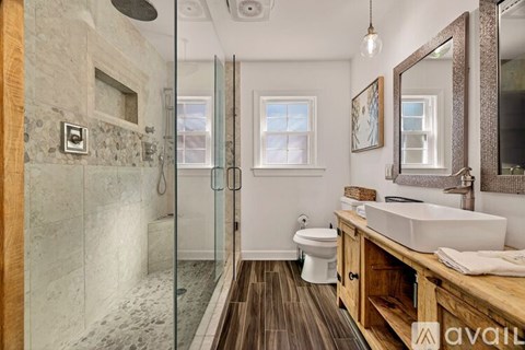 1106 E 52nd St 3 Beds Single Family Home for Rent - Photo Gallery 9