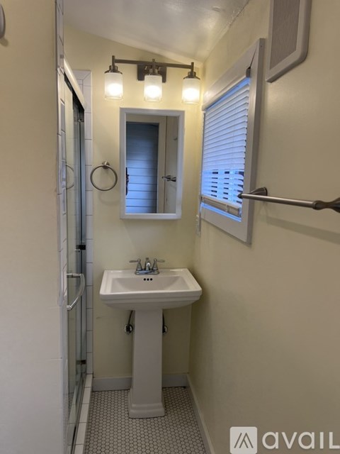 5202 Dakota Ave 2 Beds Single Family Home for Rent - Photo Gallery 16