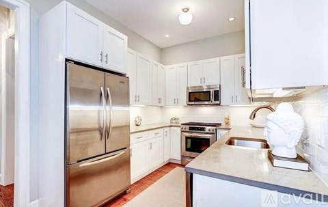 213 11th Street Northeast 4 Beds Single Family Home for Rent - Photo Gallery 11