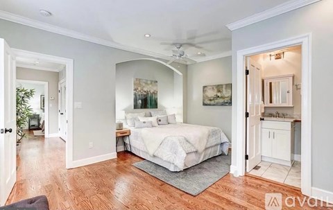 213 11th Street Northeast 4 Beds Single Family Home for Rent - Photo Gallery 15