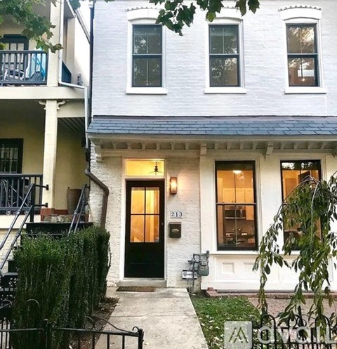 213 11th Street Northeast 4 Beds Single Family Home for Rent - Photo Gallery 7