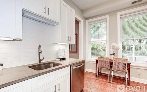 213 11th Street Northeast 4 Beds Single Family Home for Rent - Photo Gallery 10