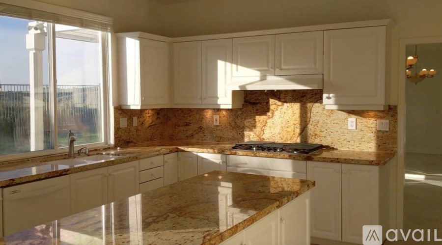 31 Ledgewood Drive 4 Beds Single Family Home for Rent - Photo Gallery 9