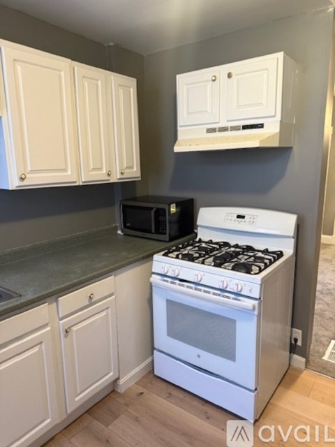 2418 Baker Street 3 Beds Single Family Home for Rent - Photo Gallery 33