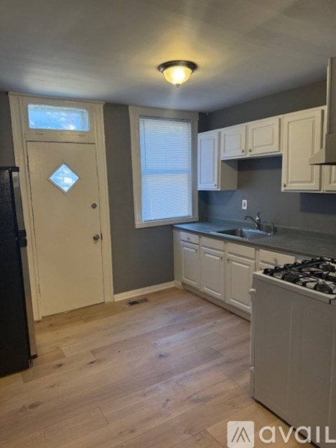 2418 Baker Street 3 Beds Single Family Home for Rent - Photo Gallery 5