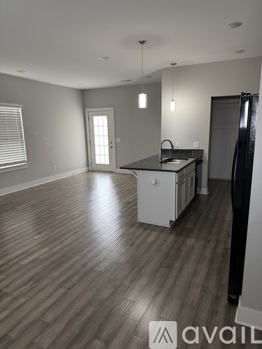 689 Hickory Industrial Dr 3 Beds Townhouse for Rent - Photo Gallery 7