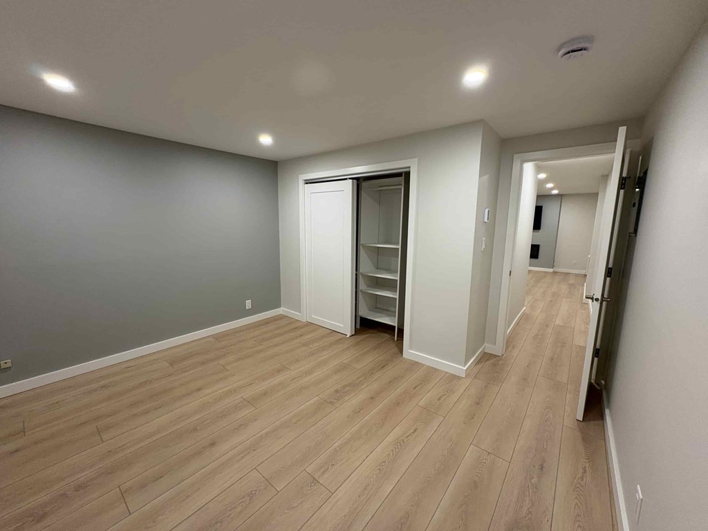 2020 (bsmt) Westview Drive 1 Bed Apartment for Rent - Photo Gallery 8