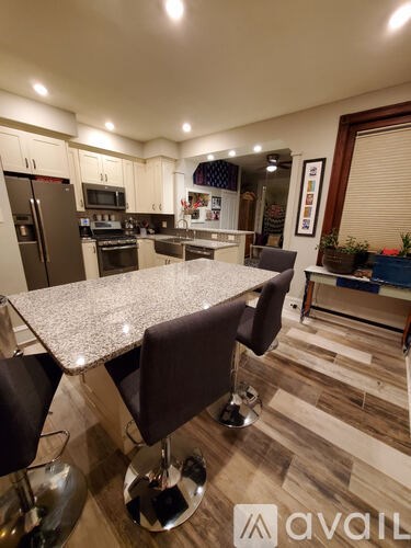 462 Leedom Street 5 Beds Townhouse for Rent - Photo Gallery 2