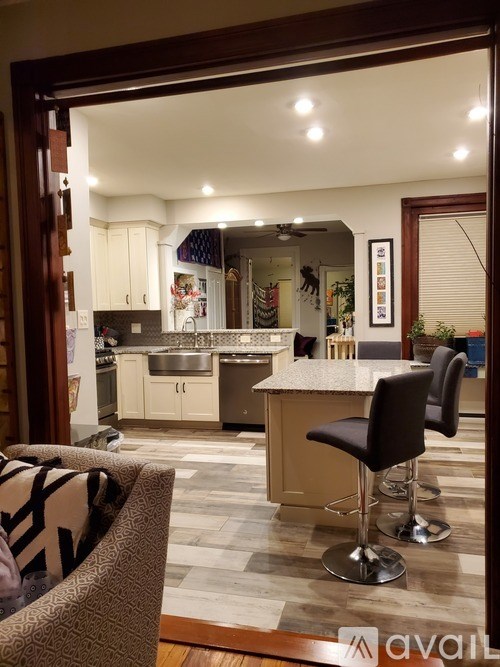 462 Leedom Street 5 Beds Townhouse for Rent - Photo Gallery 3