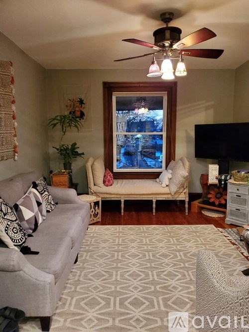 462 Leedom Street 5 Beds Townhouse for Rent - Photo Gallery 5