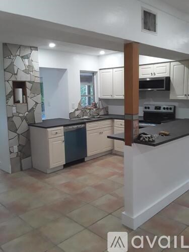 451 Northeast 134th Street 3 Beds Single Family Home for Rent - Photo Gallery 7