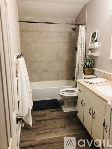 9000 Blue Hill Ct 3 Beds Single Family Home for Rent - Photo Gallery 12